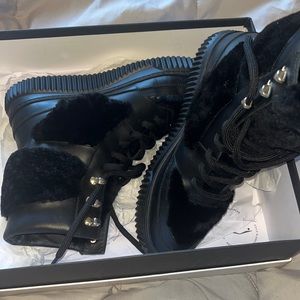 VOILE BLANCHE black sneaker w/fur